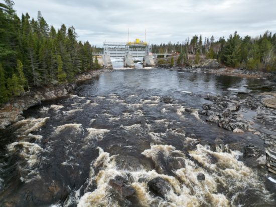 Évacuateur #7 sur la rivière Petite Décharge, au printemps 2023.